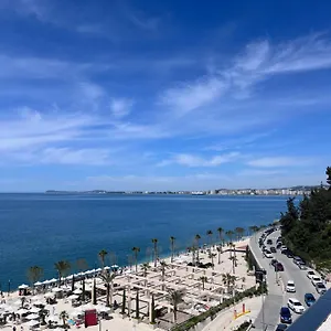 Apartment Soleil With Sunbed & Umbrella, Vlore